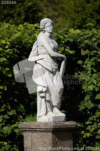 Image of Statue of woman