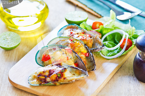 Image of Baked Mussel with cheese