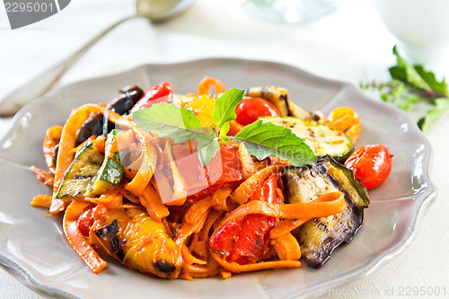 Image of Fettucine with grilled vegetables and tomato sauce 