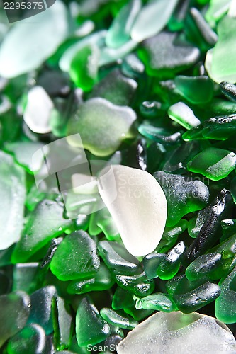 Image of glass pieces polished by the sea