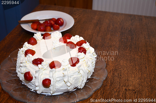 Image of Making strawberry cake 4