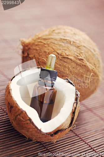 Image of coconut essential oil