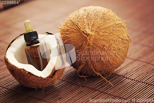 Image of coconut essential oil