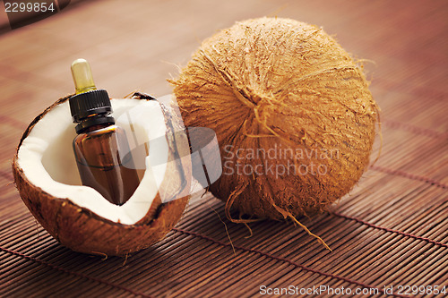 Image of coconut essential oil