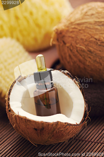 Image of coconut essential oil