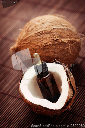 Image of coconut essential oil