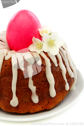 Image of Easter cake decorated with flowers.