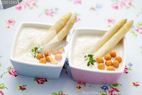 Image of cream of asparagus soup