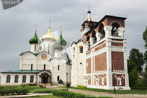 Image of Bell tower and the Spaso-Preobrazhensk y Cathedral in Suzdal