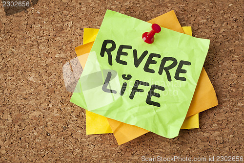 Image of revere life on a sticky note