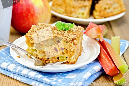 Image of Pie with rhubarb and apples on the board