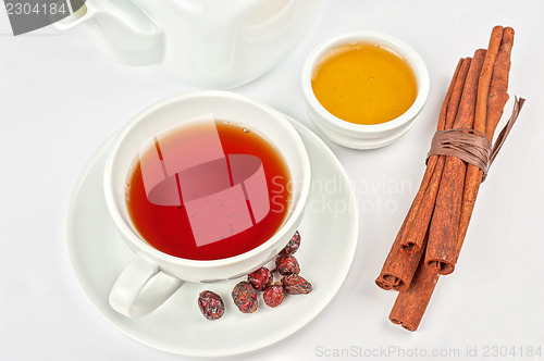 Image of berries  tea