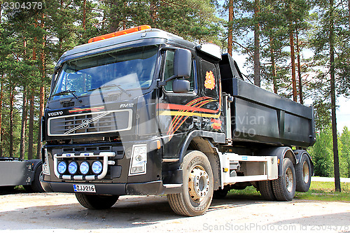 Image of Black Volvo FM12 Lorry