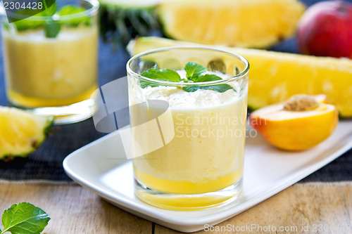 Image of Pineapple with Peach smoothie