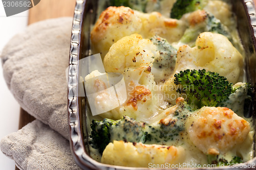 Image of Gratin of cauliflower, broccoli and cheese