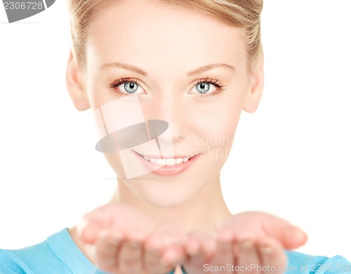 Image of something on the palms