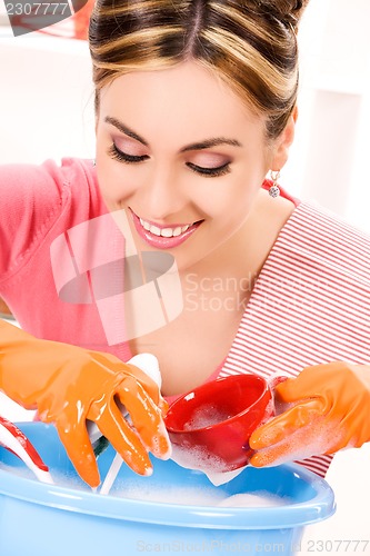 Image of housewife washing dish