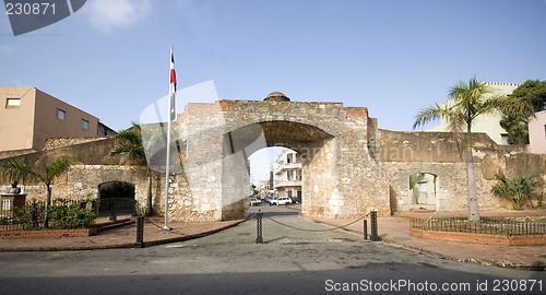 Image of patriotic park with statue santo domingo