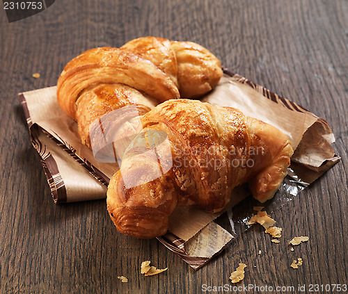 Image of freshly baked croissant