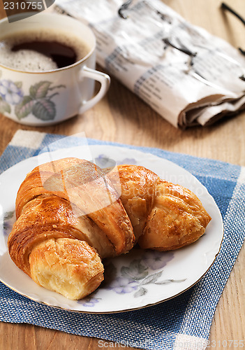 Image of freshly baked croissant