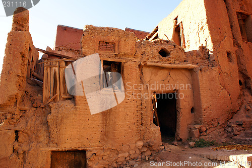 Image of Ruined house on the street