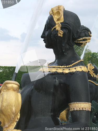 Image of Woman statue