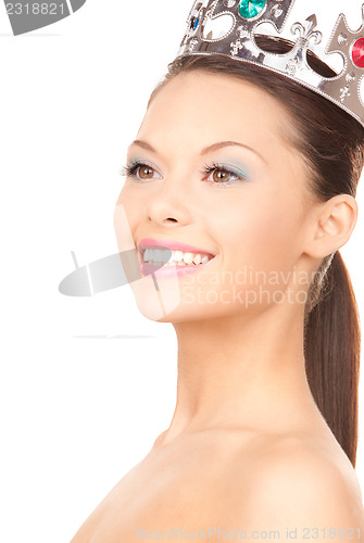 Image of lovely woman in crown