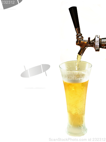 Image of draft pouring beer,white background