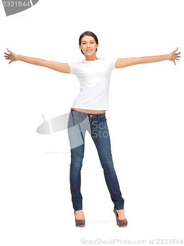 Image of happy and carefree teenage girl