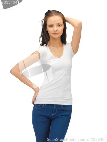 Image of teenage girl in blank white t-shirt