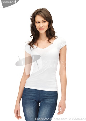 Image of smiling teenage girl in blank white t-shirt