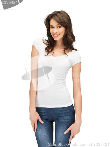 Image of smiling teenage girl in blank white t-shirt
