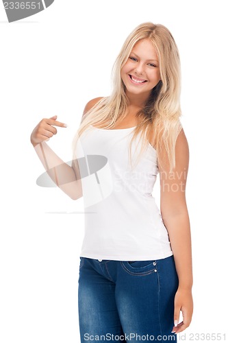 Image of smiling teenage girl in blank white t-shirt