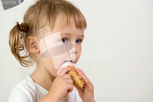 Image of child eating ice cream