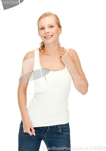 Image of smiling teenage girl in blank white t-shirt