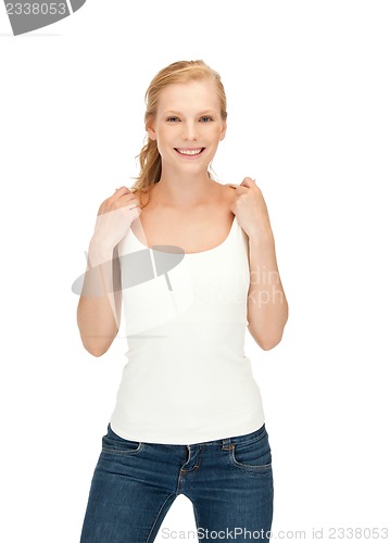 Image of smiling teenage girl in blank white t-shirt