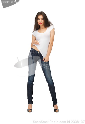 Image of woman in blank white t-shirt