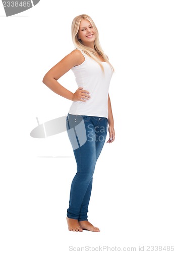 Image of smiling teenage girl in blank white t-shirt