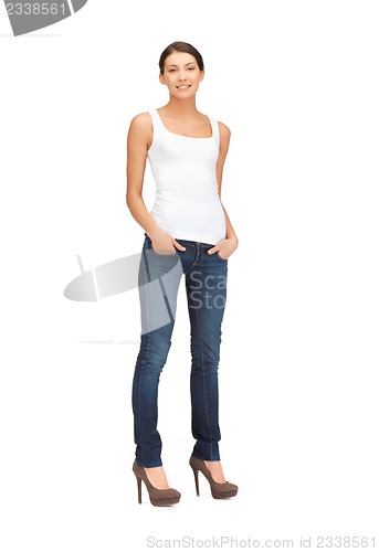 Image of smiling teenage girl in blank white t-shirt