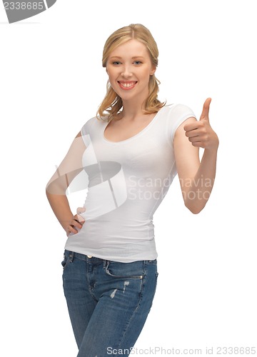 Image of woman in blank white t-shirt with thumbs up