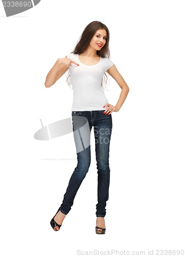 Image of woman in blank white t-shirt