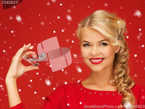 Image of lovely woman with big diamond