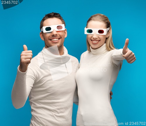 Image of man and woman with 3d glasses