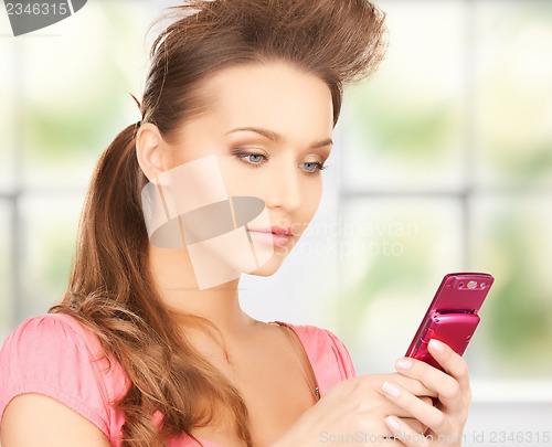 Image of woman with cellphone