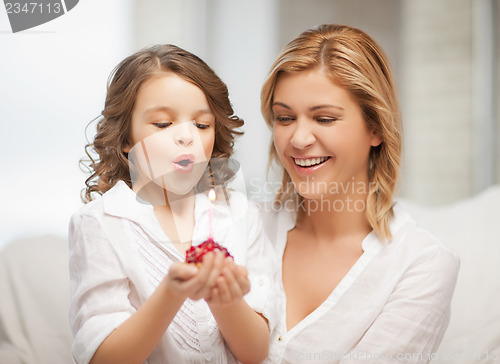 Image of mother and daughter