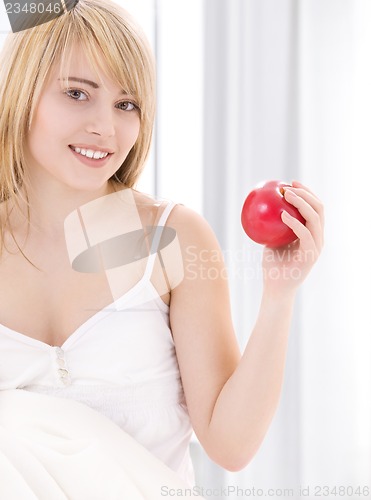 Image of red apple