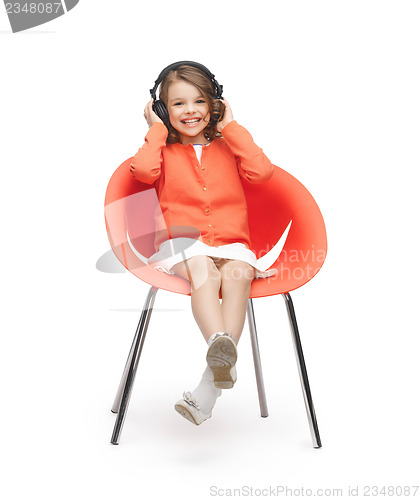 Image of girl with headphones