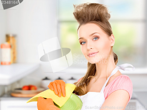 Image of housewife washing dish