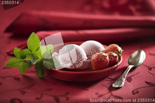 Image of Strawberry ice cream
