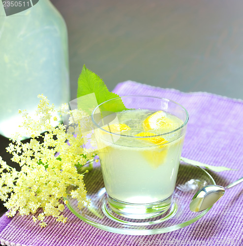 Image of elderflower juice 